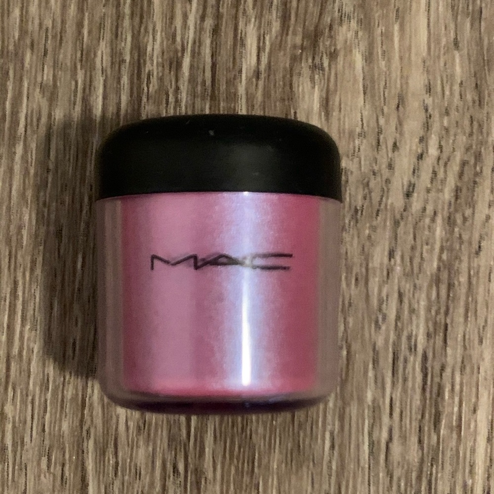 Mac pink Pearl Pigment